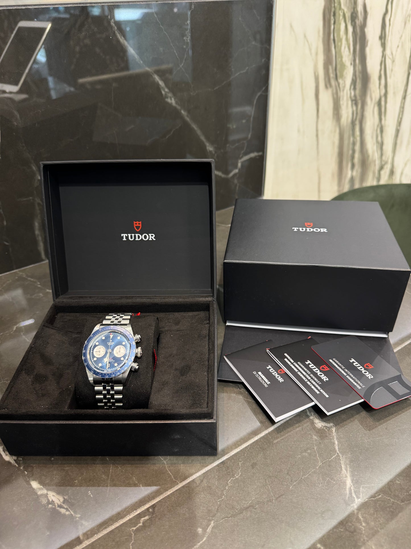 Tudor black bay chrono