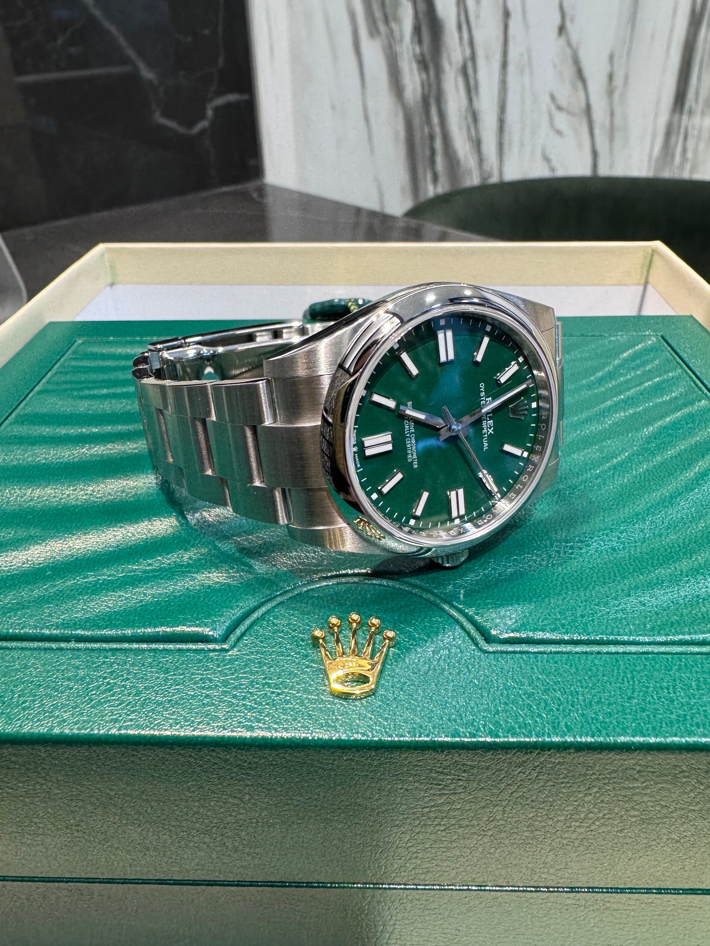 Rolex Oyster - 124300 Green dial