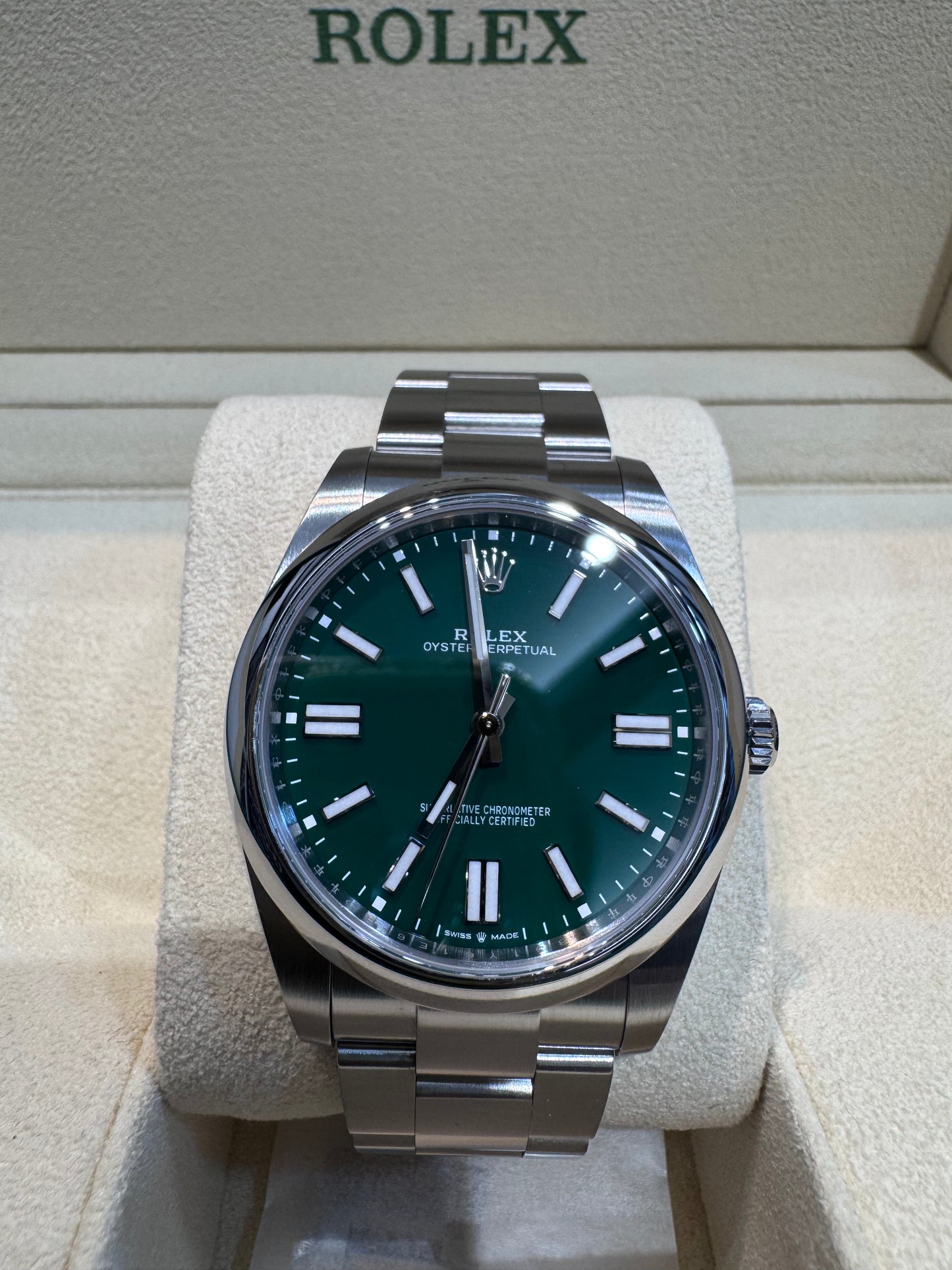 Rolex Oyster - 124300 Green dial