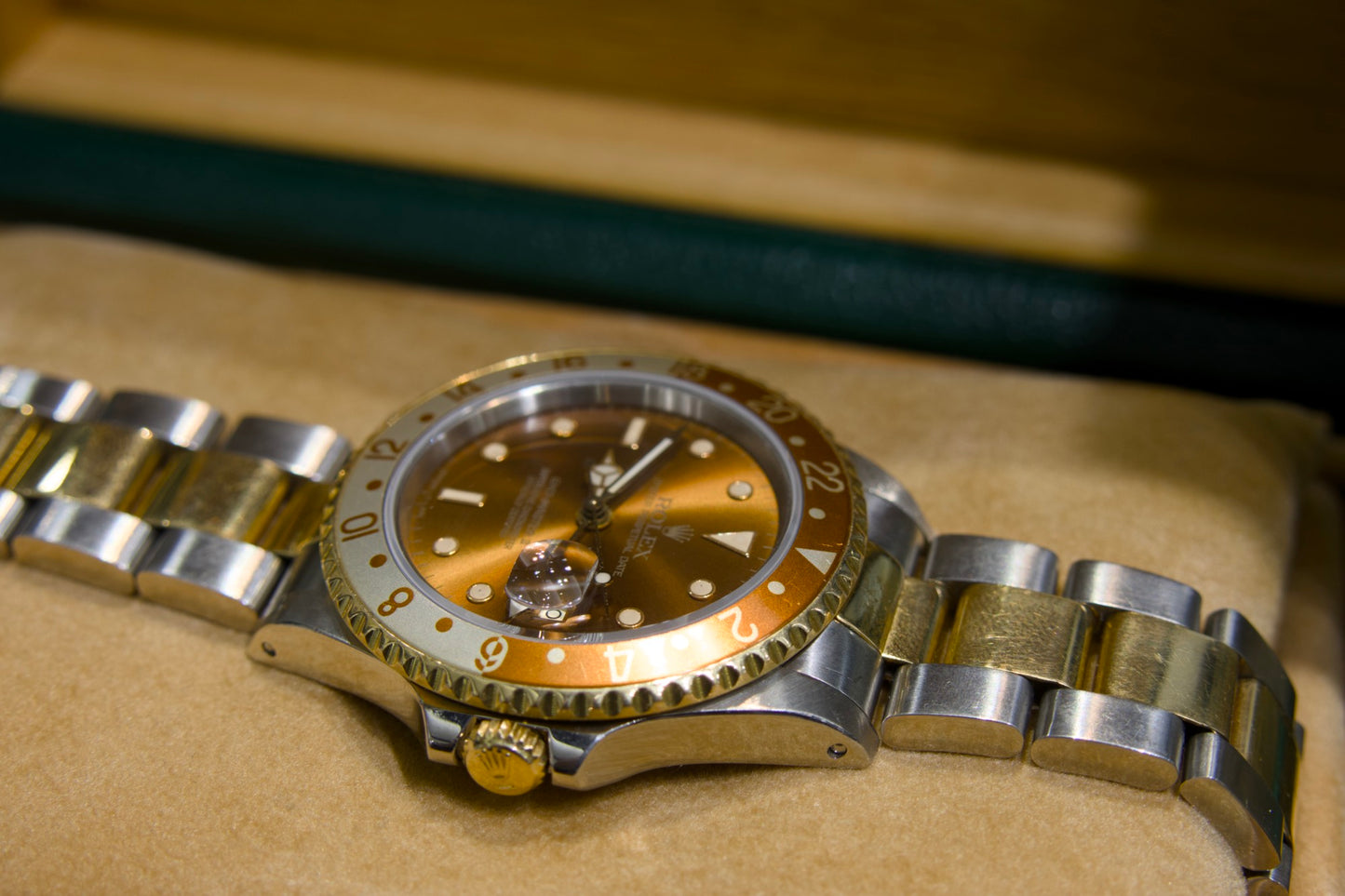 Rolex GMT “eye of the tiger” - 16713