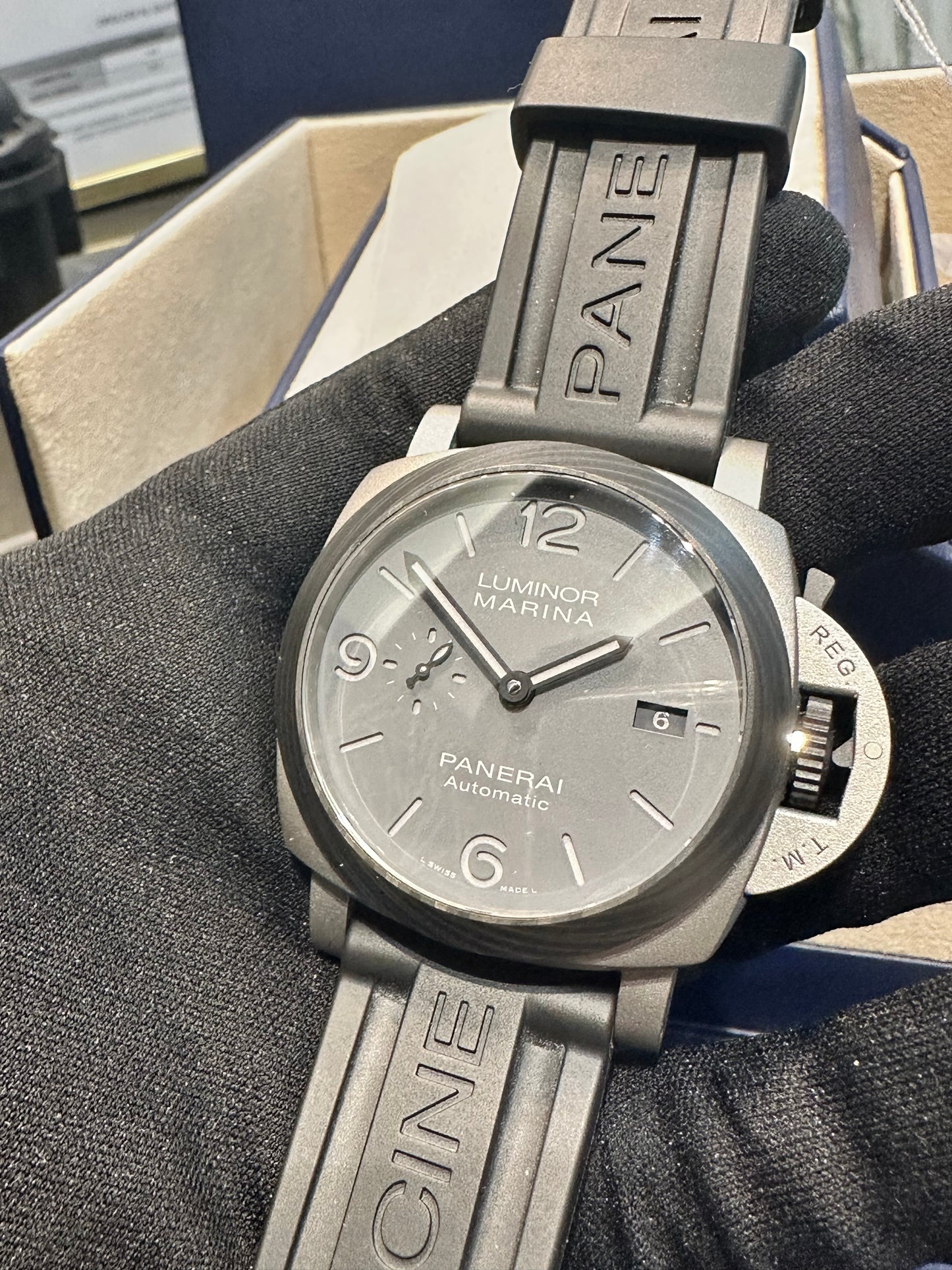 Panerai Luminor - carbotech