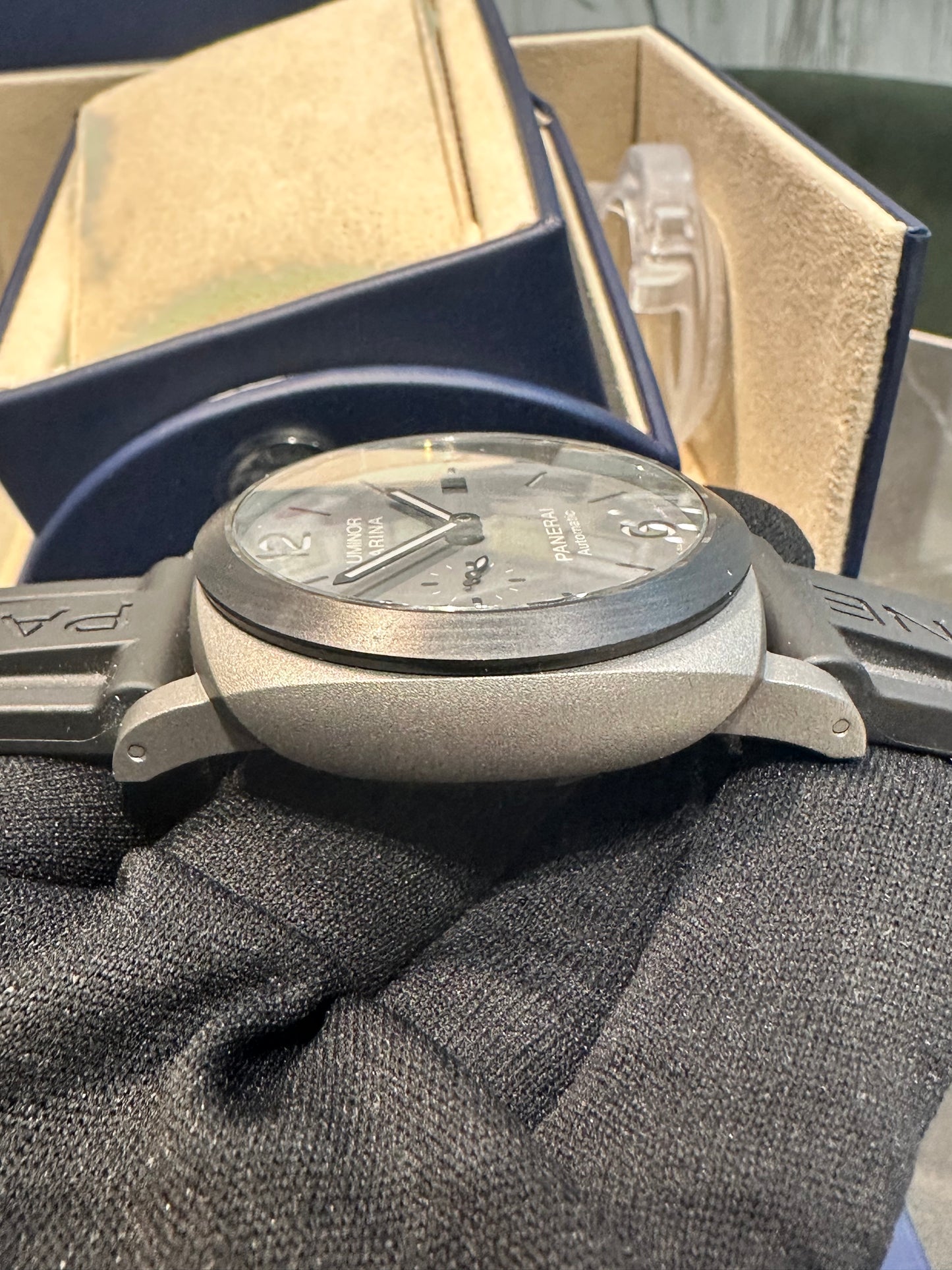 Panerai Luminor - carbotech