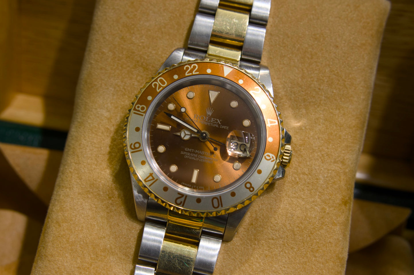 Rolex GMT “eye of the tiger” - 16713